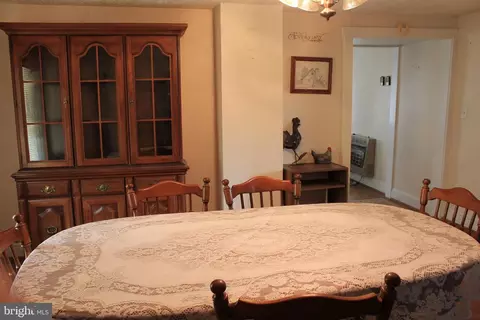 Dining - 629 Kelly Rd, Mount Jackson, VA 22842 photo 6 of 7