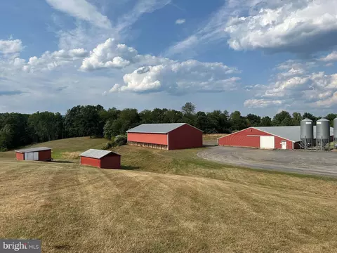 Exterior - 629 Kelly Rd, Mount Jackson, VA 22842 photo 2 of 17
