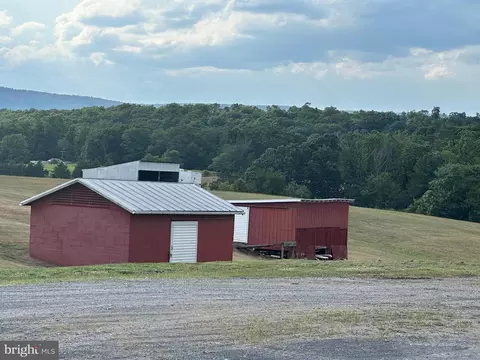 Exterior - 629 Kelly Rd, Mount Jackson, VA 22842 photo 9 of 17