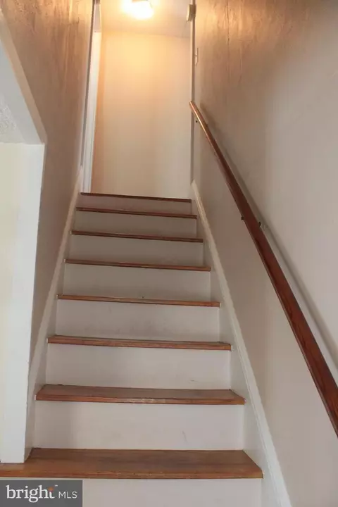 Entry Way - 629 Kelly Rd, Mount Jackson, VA 22842 photo 2 of 2