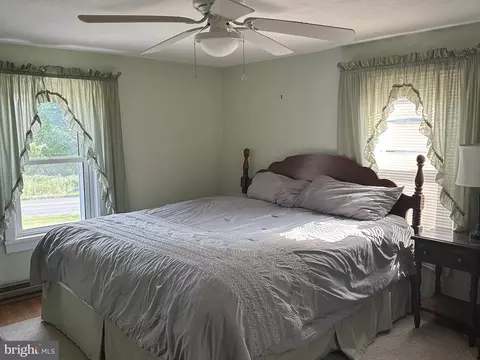 Bedroom - 629 Kelly Rd, Mount Jackson, VA 22842 photo 1 of 9