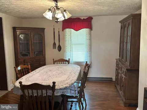 Dining - 629 Kelly Rd, Mount Jackson, VA 22842 photo 2 of 7