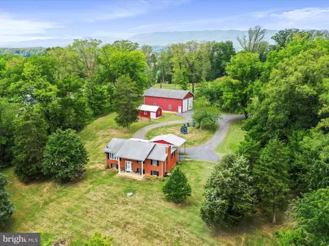 129 Fox Ridge Dr, Maurertown, VA 22644