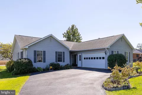 9977 S Congress St, New Market, VA 22844