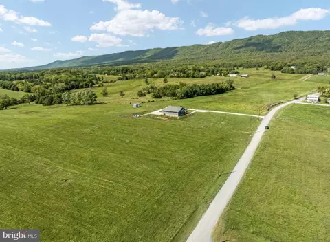 Bruebeck Lane, Strasburg, VA 22657