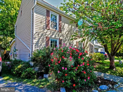 361 E Queen St, Strasburg, VA 22657
