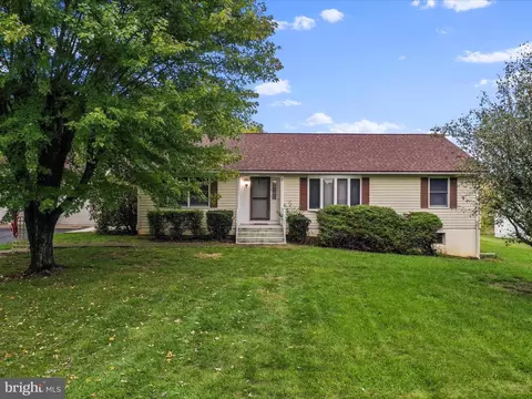 185 Pughs Ln, Woodstock, VA 22664
