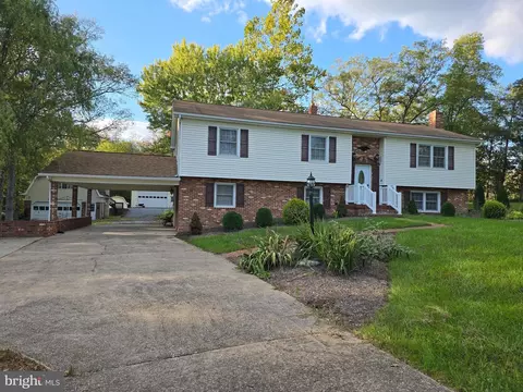 2205 Back Rd, Woodstock, VA 22664