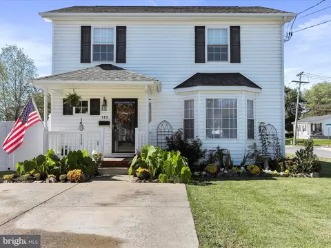 195 N Funk St, Strasburg, VA 22657