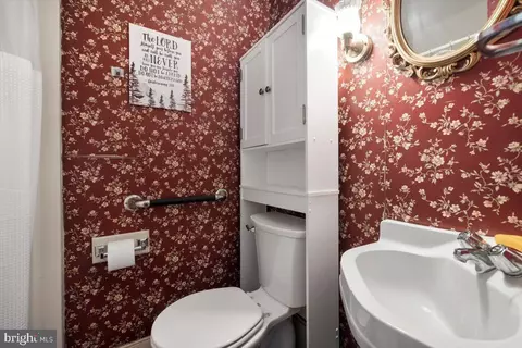 Bath - 355 Orchard Dr, Mount Jackson, VA 22842 photo 1 of 9