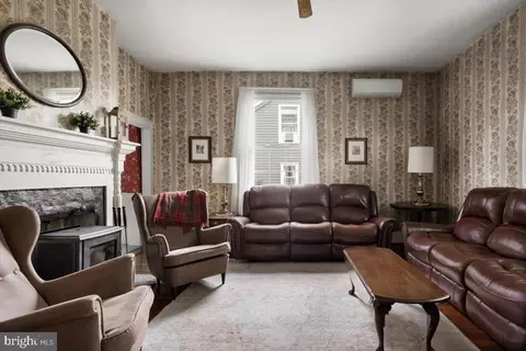 Living - 355 Orchard Dr, Mount Jackson, VA 22842 photo 1 of 3