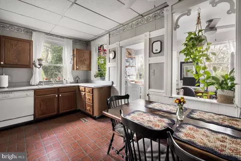 Kitchen - 355 Orchard Dr, Mount Jackson, VA 22842 photo 2 of 2