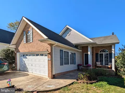 127 Potters Cir, Strasburg, VA 22657