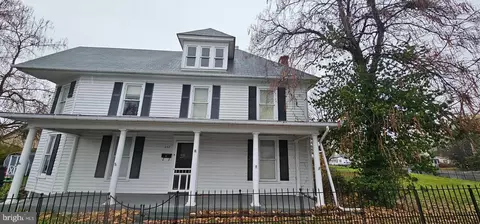 232 Crawford St, Strasburg, VA 22657