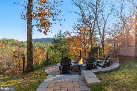 Exterior - 885 S Maple Rd, Mount Jackson, VA 22842 photo 4 of 13