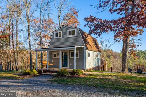 Exterior - 885 S Maple Rd, Mount Jackson, VA 22842 photo 5 of 13