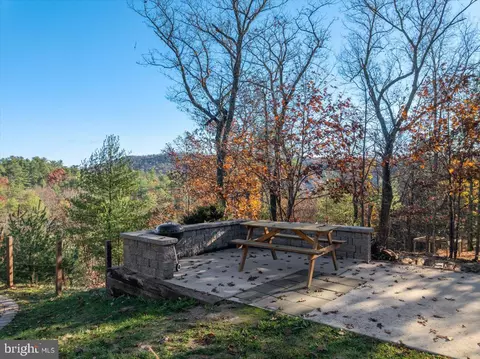 Exterior - 885 S Maple Rd, Mount Jackson, VA 22842 photo 11 of 13