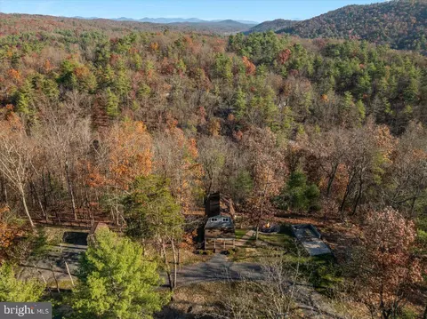 View/Area - 885 S Maple Rd, Mount Jackson, VA 22842 photo 2 of 3