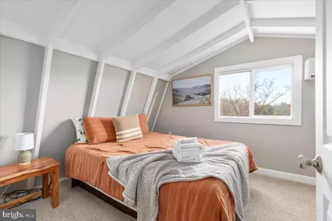 Bedroom - 885 S Maple Rd, Mount Jackson, VA 22842 photo 1 of 3