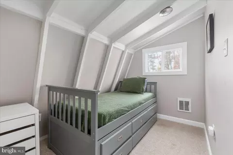 Bedroom - 885 S Maple Rd, Mount Jackson, VA 22842 photo 3 of 3