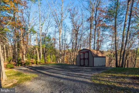Exterior - 885 S Maple Rd, Mount Jackson, VA 22842 photo 8 of 13