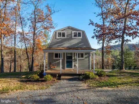 Exterior - 885 S Maple Rd, Mount Jackson, VA 22842 photo 9 of 13