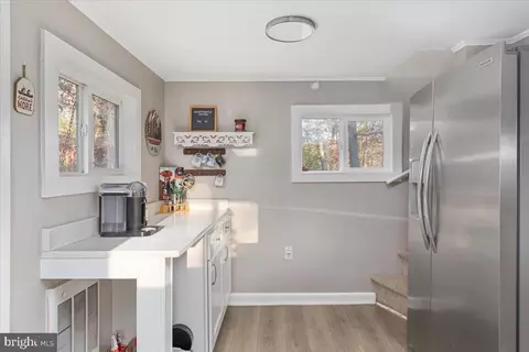 Entry Way - 885 S Maple Rd, Mount Jackson, VA 22842 photo 1 of 4