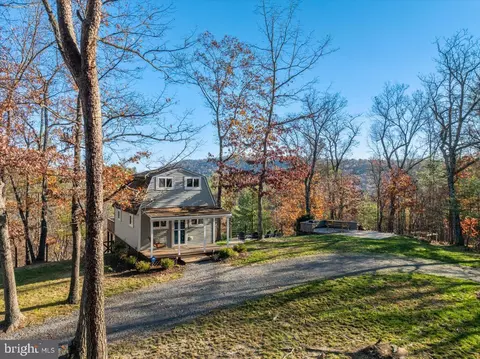 Exterior - 885 S Maple Rd, Mount Jackson, VA 22842 photo 2 of 13