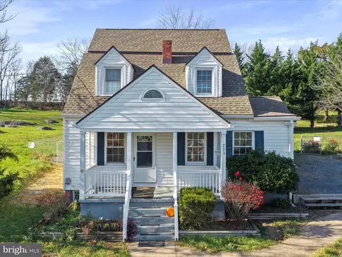 733 Capon St, Strasburg, VA 22657