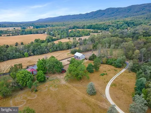 15699 Back Rd, Strasburg, VA 22657
