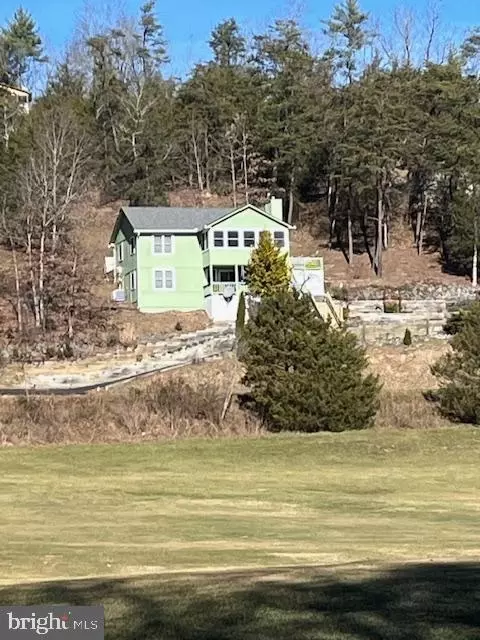 231 Resort Dr, Basye, VA 22810