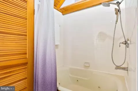 Bath - 309 B King, Basye, VA 22810 photo 1 of 2