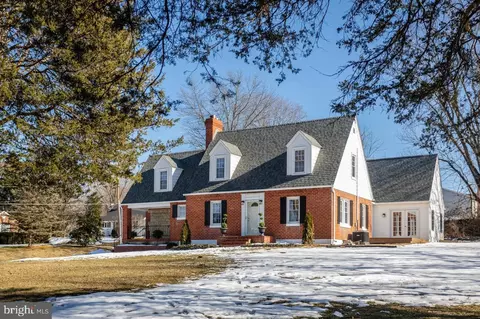 320 Hollingsworth Rd, Woodstock, VA 22664