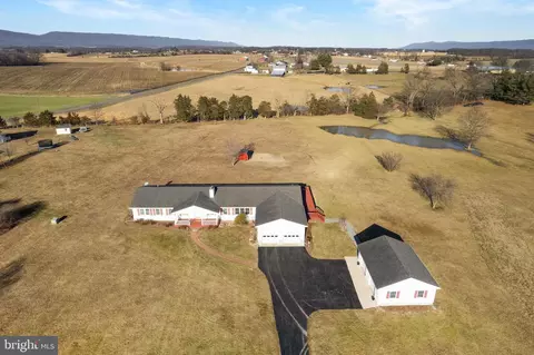 135 Meadow Dr, Edinburg, VA 22824