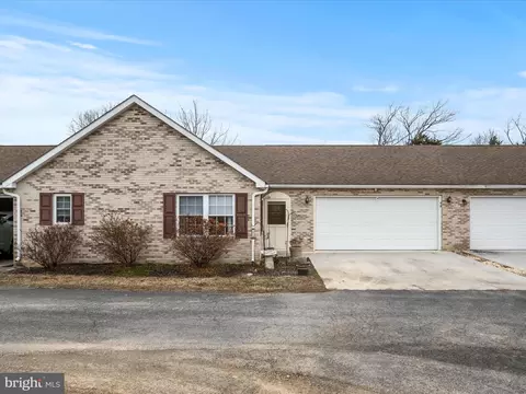 59 D2 Deaken Cir, Strasburg, VA 22657