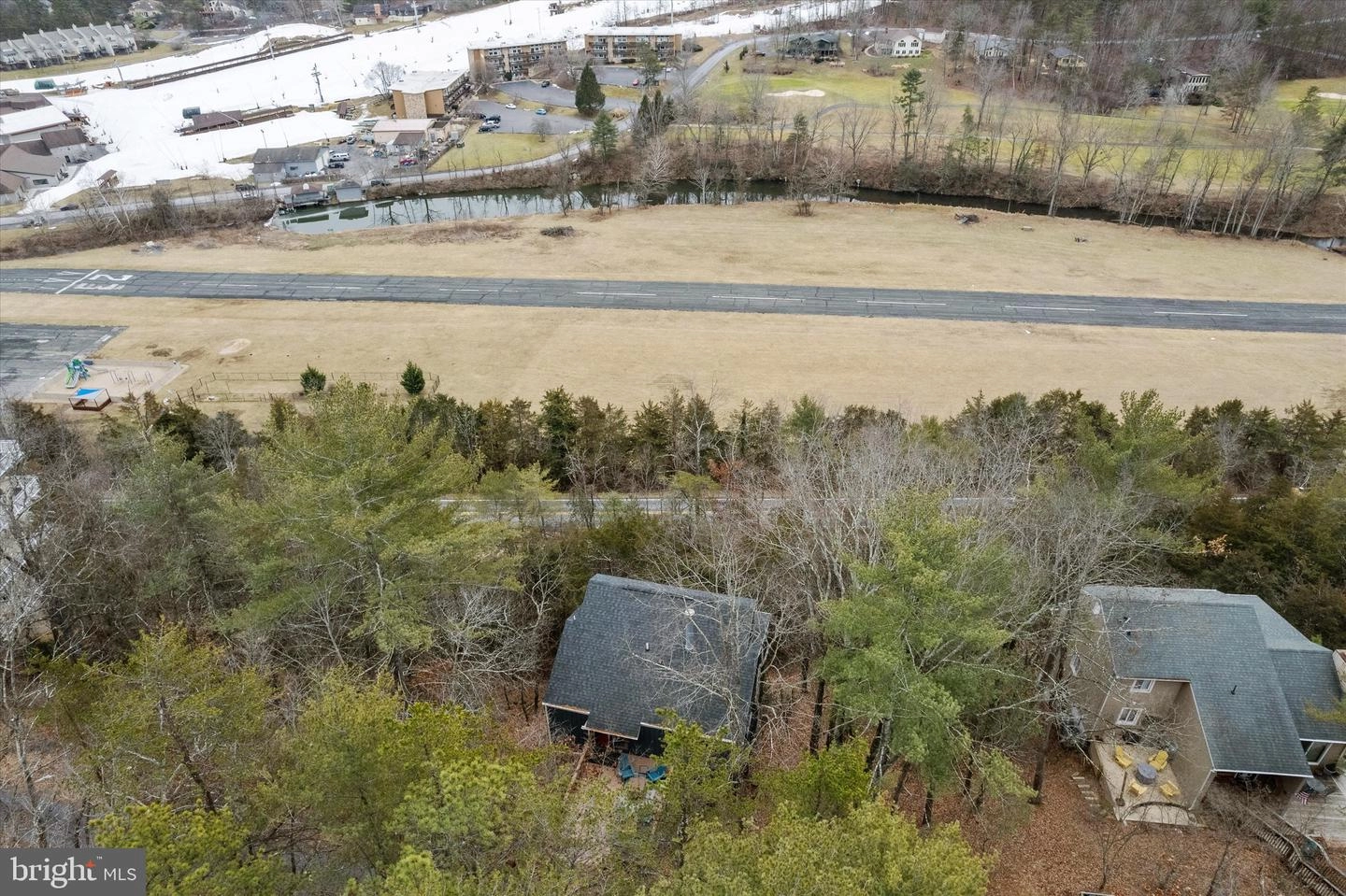 View/Area - 32 Erika Dr, Basye, VA 22810 photo 1 of 10