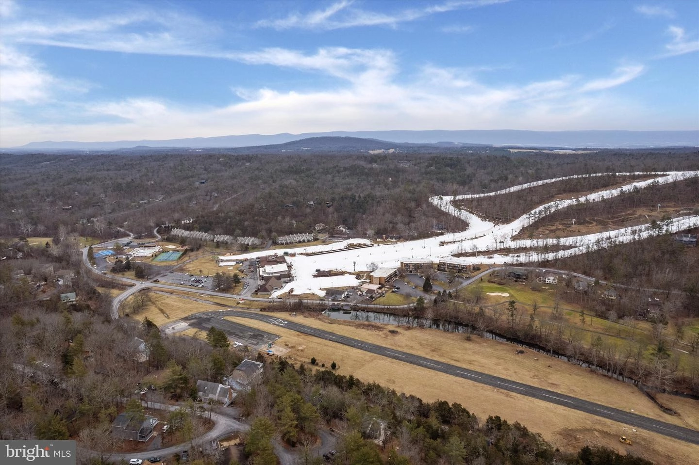 View/Area - 32 Erika Dr, Basye, VA 22810 photo 7 of 10