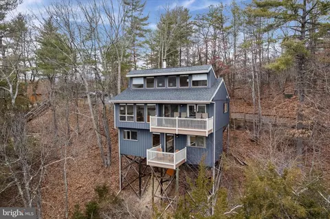 32 Erika Dr, Basye, VA 22810