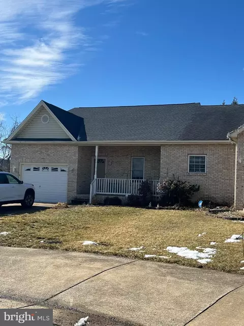 1258 White Rock Ct, Woodstock, VA 22664