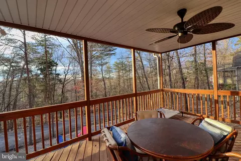 100 Maple Ave, Mount Jackson, VA 22842 photo 4