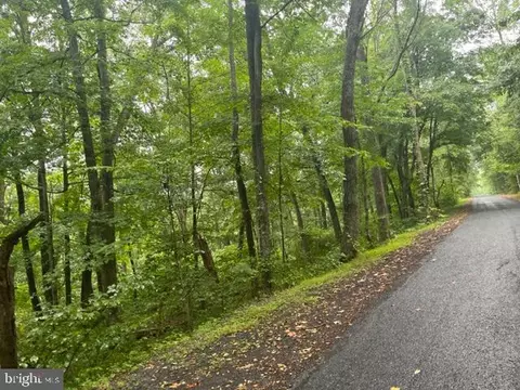 Mulberry Lane, Basye, VA 22810