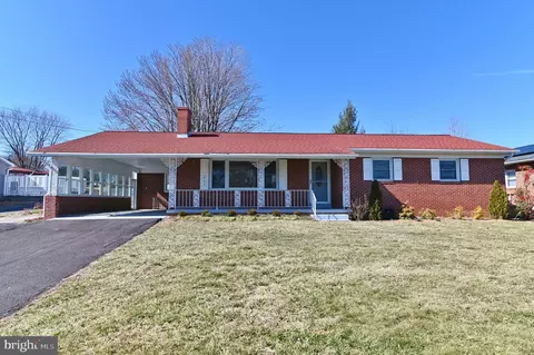 425 N Lee St, Woodstock, VA 22664