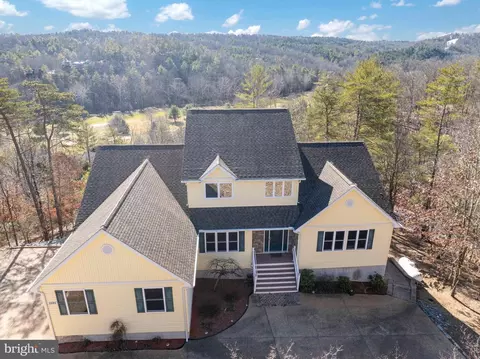 1232 Lee Rd, Basye, VA 22810