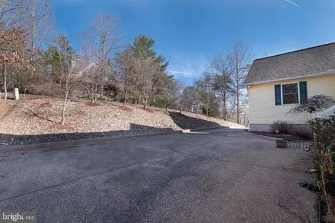 Exterior - 1232 Lee Rd, Basye, VA 22810 photo 6 of 8