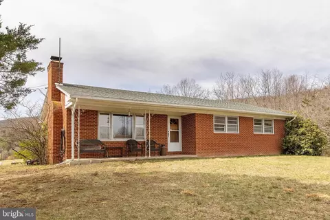 5518 Edinburg Gap Rd, Fort Valley, VA 22652