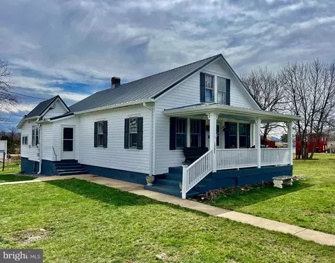 12392 Back Rd, Toms Brook, VA 22660