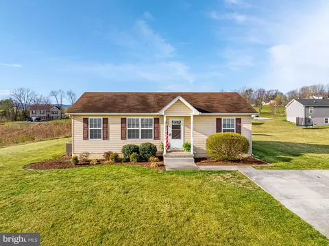 115 Fehr Ln, Maurertown, VA 22644