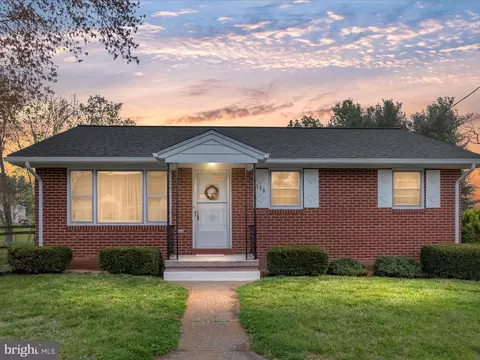 138 Shannon Ave, Mount Jackson, VA 22842