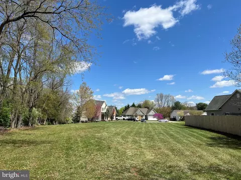 Elise, Woodstock, VA 22664