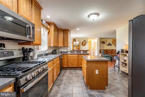 Kitchen - 84 Barrick Ln, Mount Jackson, VA 22842 photo 3 of 3